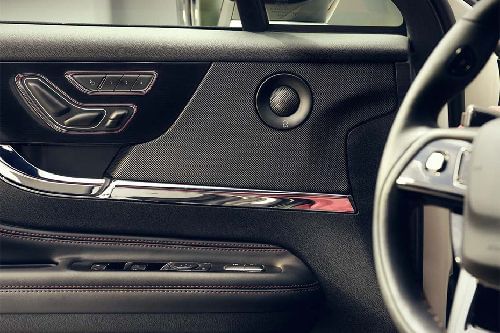 door handle interior of لينكون كورسير