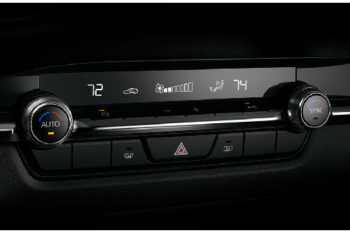 Front AC Controls of مازدا سي اكس-30