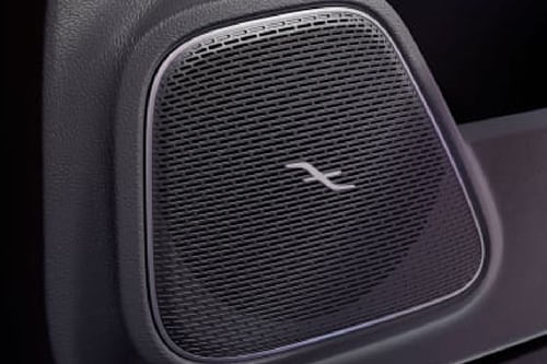 Speakers View of Mercedes-Benz EQB