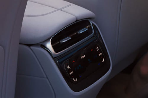 إي كيو إس إس يو في Rear AC Controls