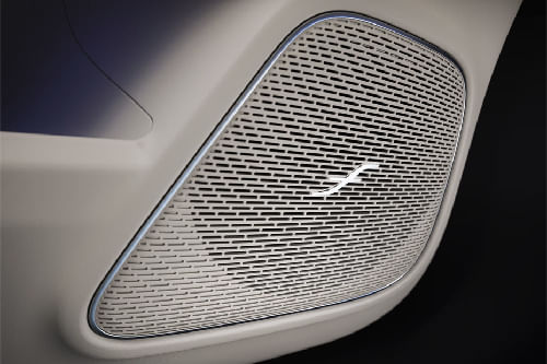 Speakers View of Mercedes-Benz AMG GLA