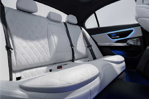 مرسيدس بنز  اي كلاس سيدان Rear Seats