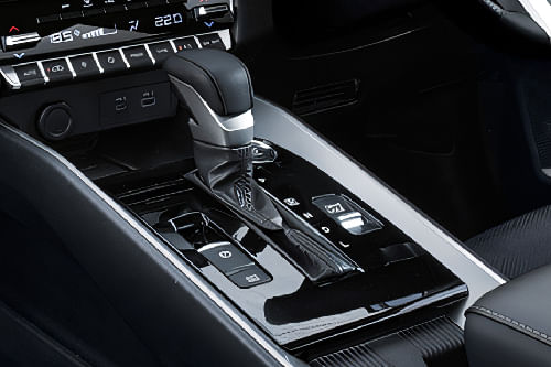 Mitsubishi Destinator Gear Shifter