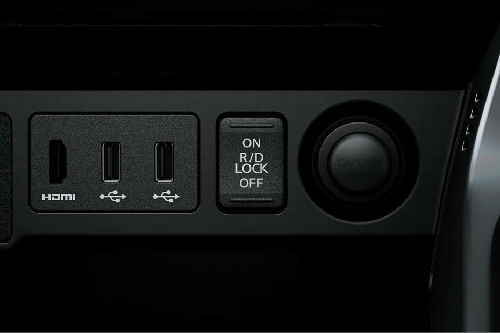 Power Accessories Outlet View of ميتسوبيشي باجيرو سبورت