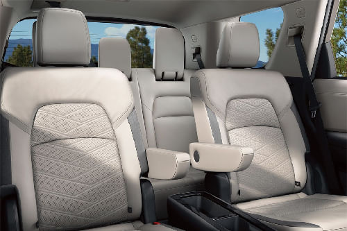 نيسان باثفايندر Rear Seats