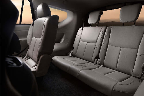 نيسان  إسكتيرا  Rd Row Seat