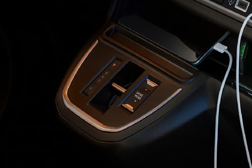 Center Controls of بيجو ترافيلر