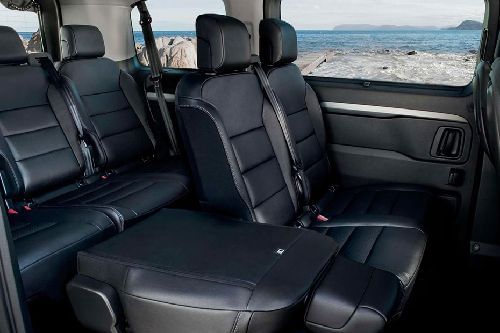 Folding Seats of بيجو ترافيلر