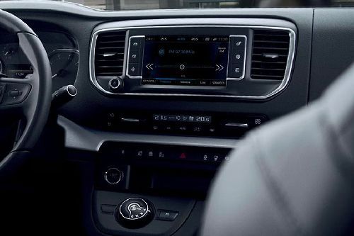 Front AC Controls of بيجو ترافيلر