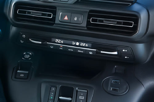 Front AC Controls of Peugeot Partner