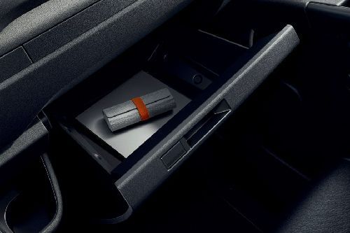 رينو ماستر Glove Box Open