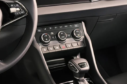Front AC Controls of Skoda Karoq