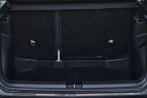 Storage Closer View of سكودا كوشاك