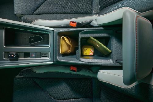 Elroq Front Center Divider