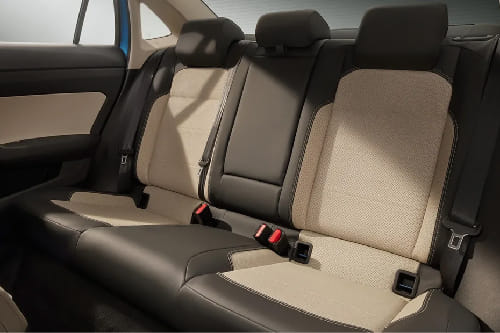 سكودا سلافيا Rear Seats