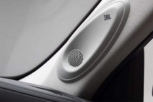 Speakers View of Toyota Highlander