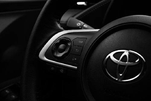 تويوتا يارس Multi Function Steering