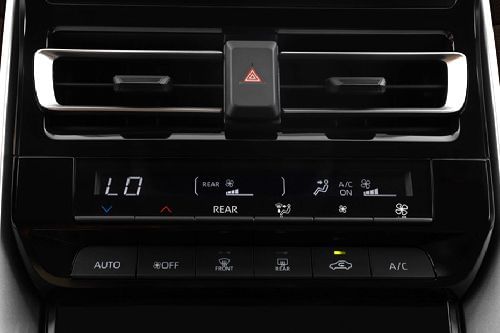 Front AC Controls of Toyota Innova