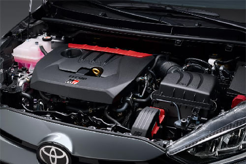 جي آر ياريس Engine