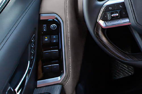 تويوتا لاند كروزر HEV ماكس Drivers Side In Side Door Controls