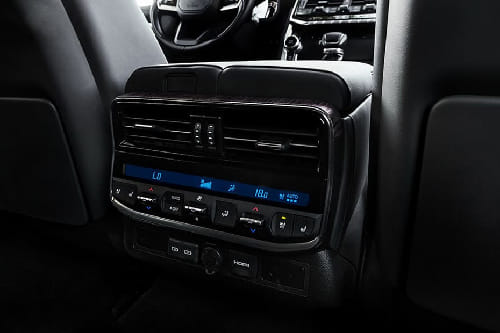 لاند كروزر HEV ماكس Rear AC Controls