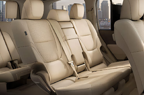 تويوتا لاند كروزر HEV ماكس Rear Seats