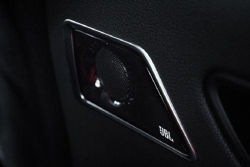 Speakers View of Toyota Land Cruiser