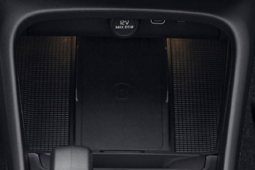 Power Accessories Outlet View of فولفو إي إكس 40