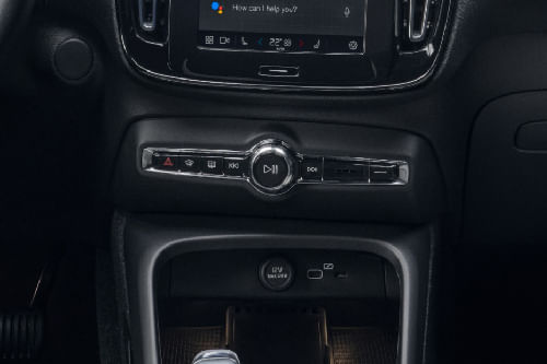 Front AC Controls of فولفو إي سي 40