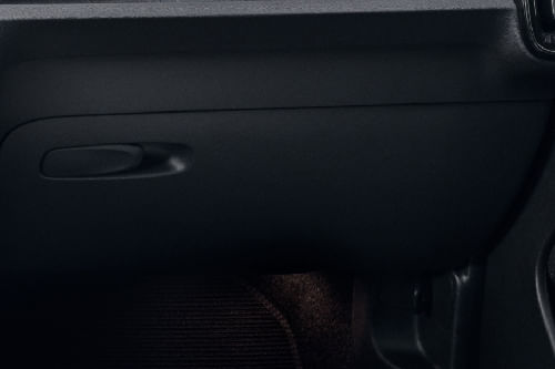 فولفو إي سي 40 Glove Box