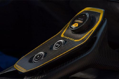 Center Controls of Maserati GT2 Stradale