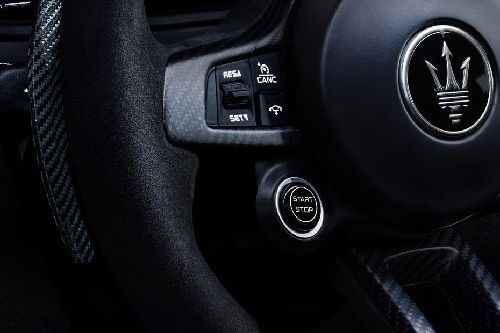 مازيراتي إم سي 20 تشييلو Multi Function Steering