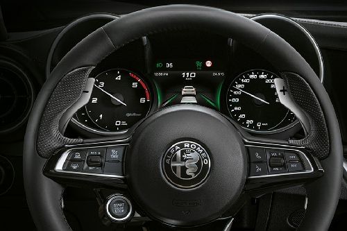ألفا روميو جوليا Multi Function Steering
