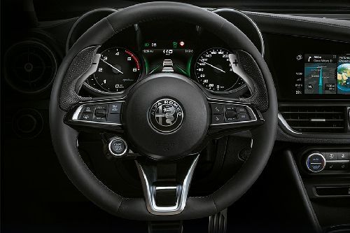 ألفا روميو جوليا Steering Wheel
