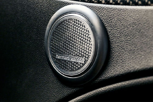 Speakers View of Alfa Romeo Stelvio