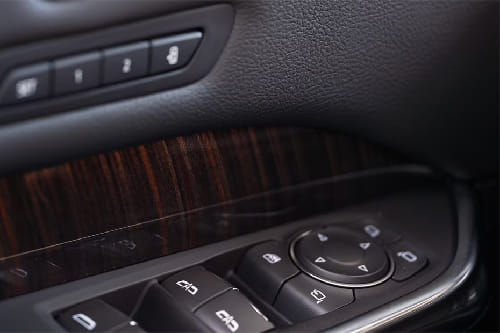 Cadillac XT4 Drivers Side In Side Door Controls