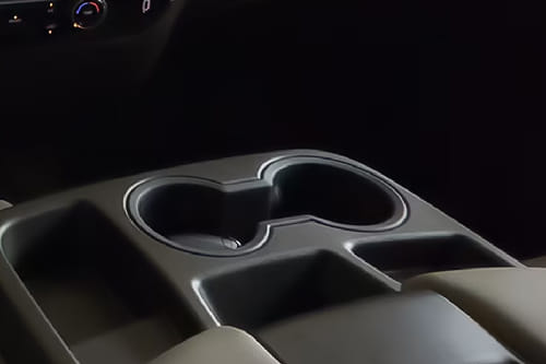 سيلفرادو إتش دي Cup Holders