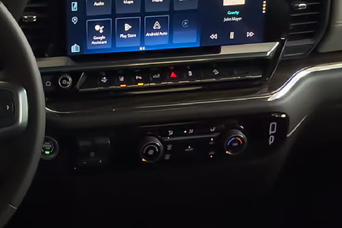 Front AC Controls of Chevrolet Silverado HD