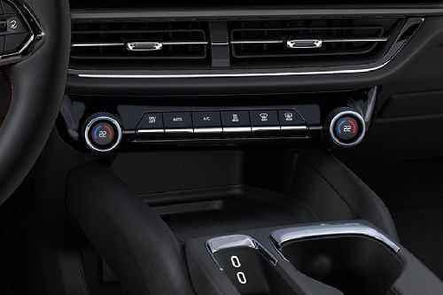Front AC Controls of Chevrolet Equinox Ev