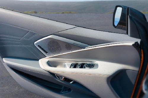 شفروليه كورفيت زد٠٦ ٢٠٢٦ Inside Of Drivers Side Open Door