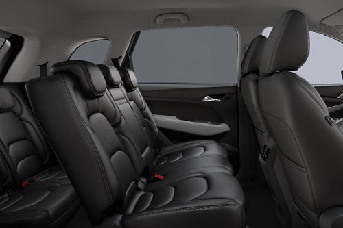 Chevrolet Captiva Front And Rear Seats Together