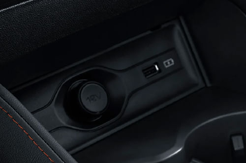 Power Accessories Outlet View of MG HS