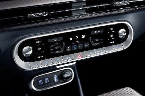 Front AC Controls of جينيسيس GV 60