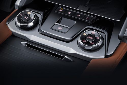 Center Controls of Maxus D90 Max