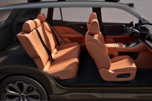 جي أي سي آيون V Front And Rear Seats Together