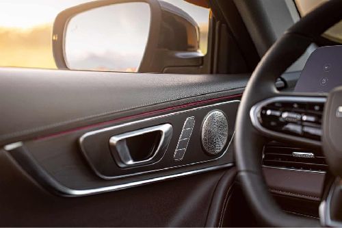 door handle interior of Chery Tiggo 8 Pro Max