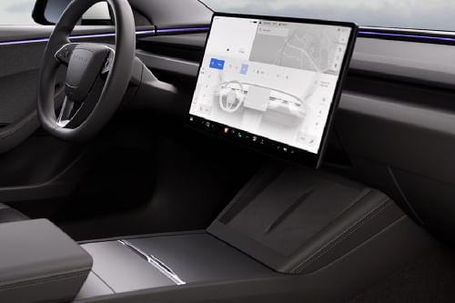 موديل 3 Center Console