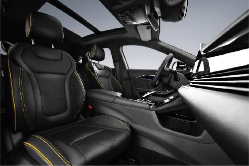 بي 70 إس Front Seats